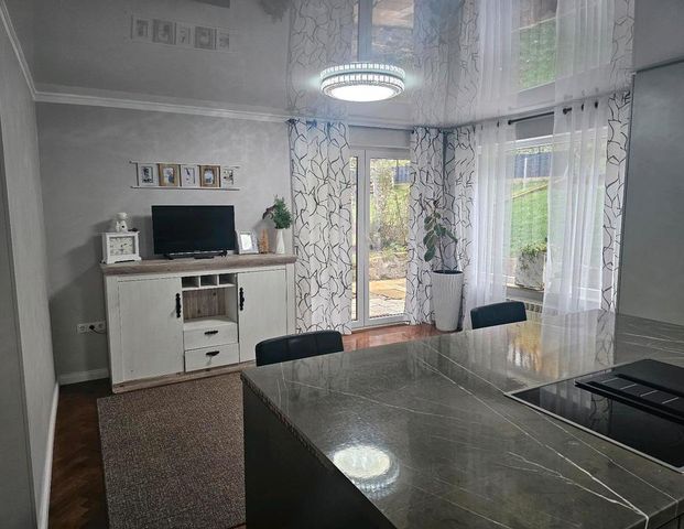 Moderne 3,5 Zimmer Wohnung mit großer Terrasse - Photo 1