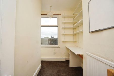3 bedroom House To Let - Photo 5