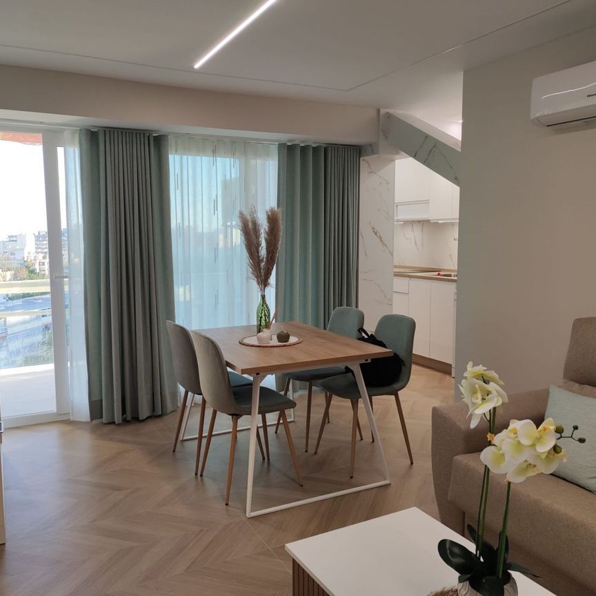 Alquiler de piso en Avenida Carlota Alessandri - Photo 1