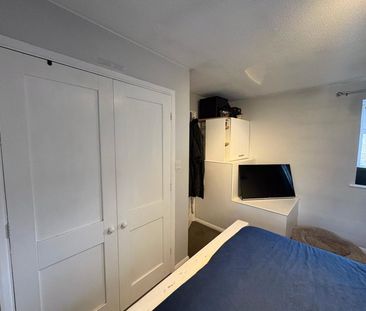 Northcote Road, Ash Vale, Aldershot, Surrey, GU12 - Photo 3