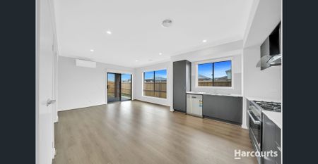 Modern Living at Mambourin! - Photo 4