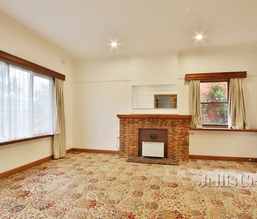 4 Malcolm Court, Mount Waverley - Photo 3