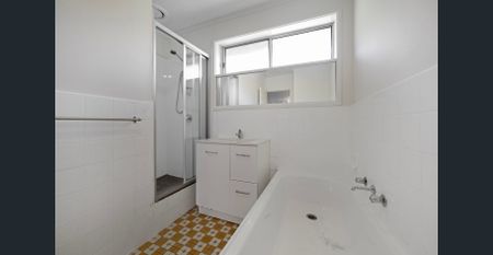 Location, Location! - Photo 5