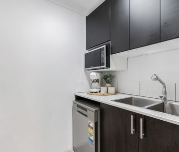 Discover Your Dream Home: An Entertainer's Paradise! - Photo 4