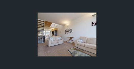 Stylish and Spacious 2-Bedroom Townhouse with Stunning Views -includes power - Photo 2