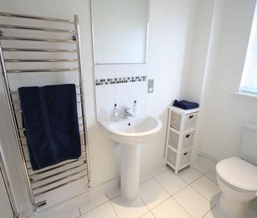 2 bedroom semi-detached house to rent - Photo 3