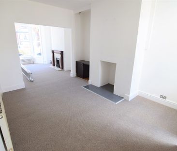 To Let 3 Bed Mid Terraced House - Photo 2