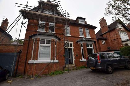 Flat, Park Hill Road, Birmingham, B13 - Photo 2