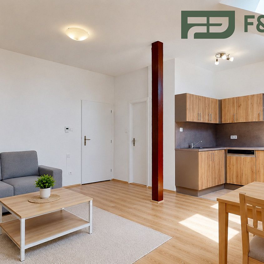 Pronájem bytu 2+kk 65 m² - Photo 1