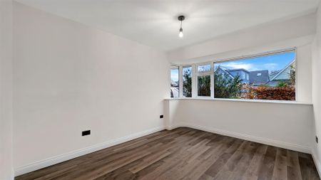 2 Bedroom Bungalow - Photo 2