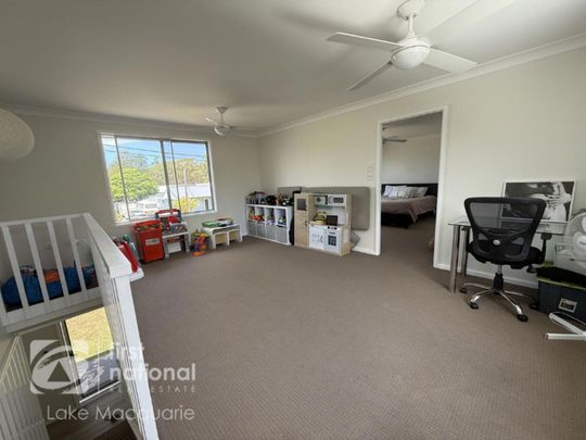 Beautifully Renovated Family Home in Quiet Holmesville Street - Photo 1