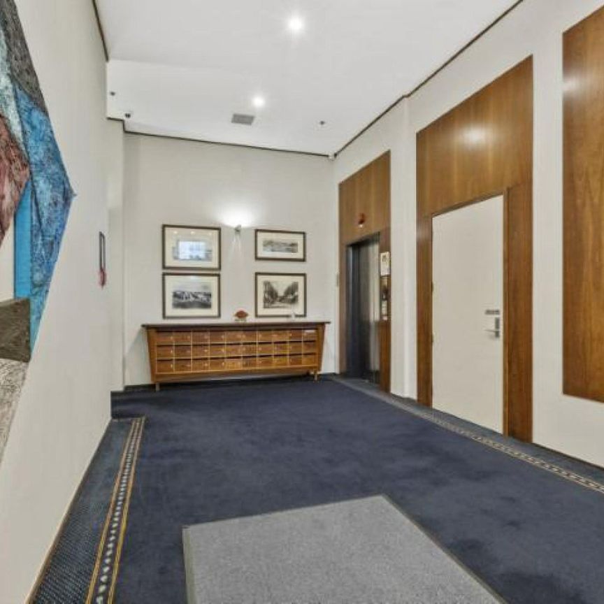 Beautifully Presented Character Apartment - Photo 1