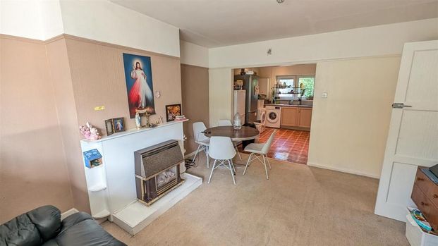 3 bedroom flat to rent - Photo 1