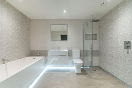 3 bedroom flat in Marylebone - Photo 2