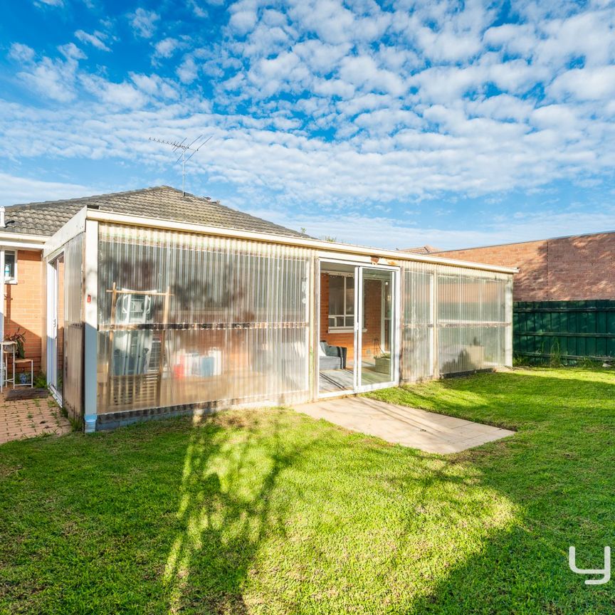 22 Dawson Street, Tullamarine - Photo 1