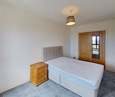 3 bedroom flat to rent - Photo 5