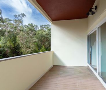 2 Bedroom Apartment with Balcony in the Heart of Monte do Estoril –... - Photo 6