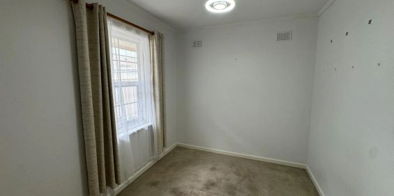 Family Home With Swimming Pool and Entertainetn Area Please apply via Tenantoptions.com.au. - Photo 3