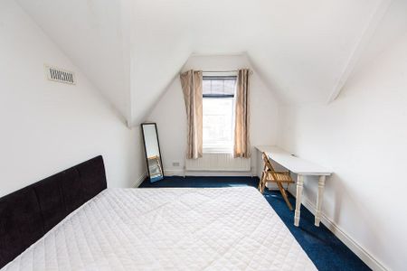 Derwentwater Terrace, Headingley, Leeds - Photo 4