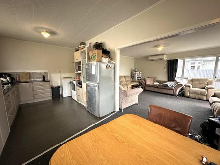 Student dream - seven-bedroom central rental - Photo 4