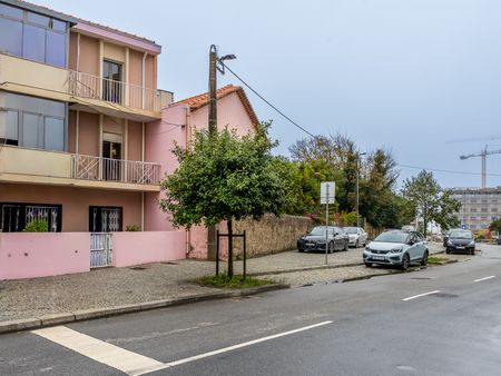 2+1 Bedroom Apartment in Canidelo (Remodeled) - Photo 2