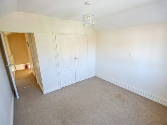 Detached house to rent on - Photo 1