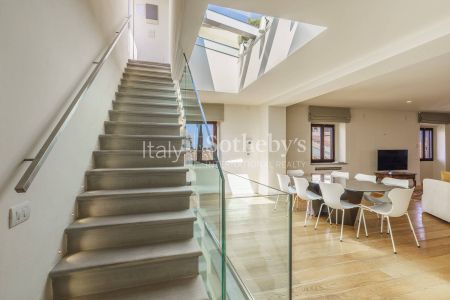 Prestigious penthouse with a stunning panoramic terrace - Photo 3