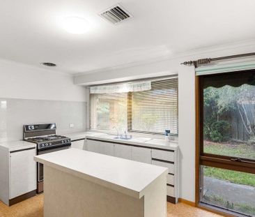 Well-Presented 2-Bedroom Home with 1 Bathroom and Double Garage - Photo 4