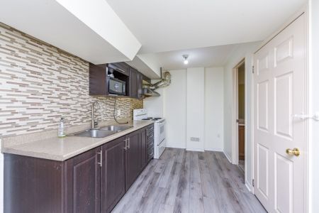 For Lease - 3 Locarno Street, Brampton, Ontario - Photo 4