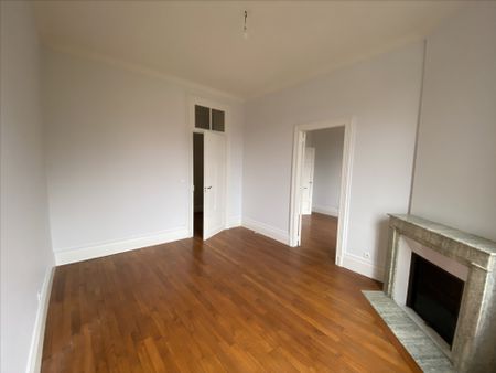 Location Appartement 5 pièces 111m² - Photo 2