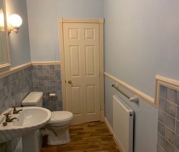 Balmoral Place, Halifax, HX1 - Photo 3