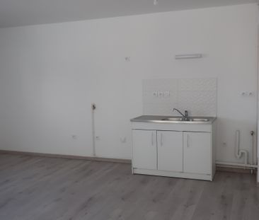 Location Appartement 3 pièces 69m² REIMS 51100 - Photo 2