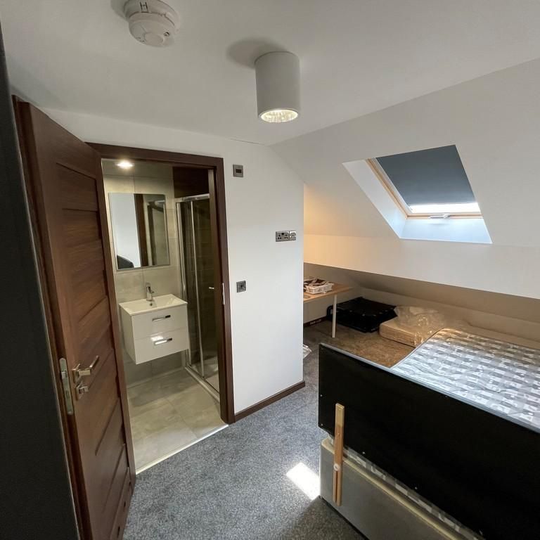 5 bedroom end of terrace house to rent - Photo 1