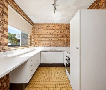 Spacious 2-Bedroom Unit in a Prime Location - Photo 5