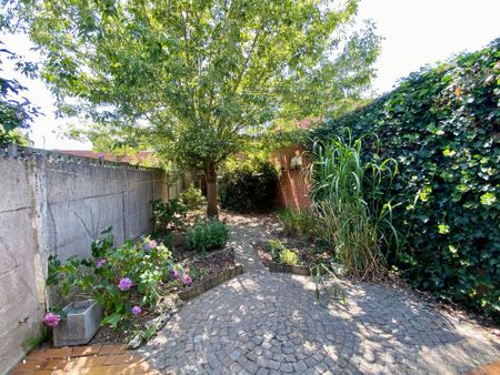 Gezellige woning op een ideale locatie in Roeselare - Photo 2