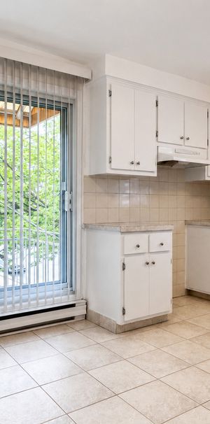 4 1/2 2ieme Etage - Rue St Zotique - Photo 1