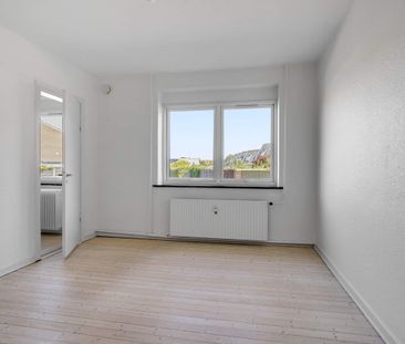 Stor, lys 3-værelses lejlighed - Photo 3