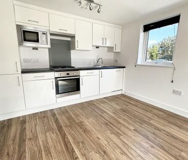 2 bedroom flat to rent - Photo 2