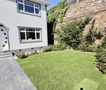 4 bedroom detached house to rent - Photo 2