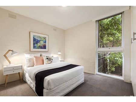 2/83 Mathoura Road, Toorak VIC 3142 - Apartment For Rent | Domain - Photo 2