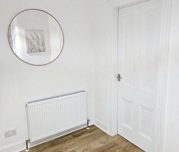 2 Bedroom Property in Balgair Terrace - Photo 4