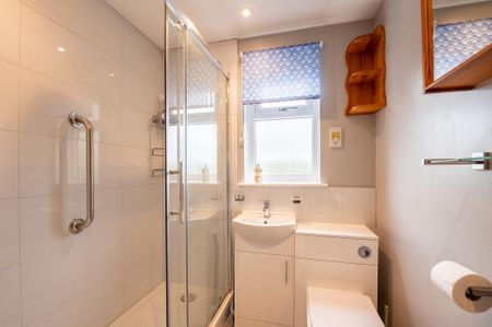 2 bedroom end of terrace house to rent - Photo 4