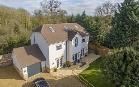 5 bedroom detached house to rent - Photo 4
