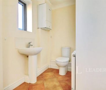 2 bedroom terraced house to rent - Photo 6