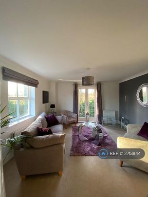 2 bedroom flat to rent - Photo 1