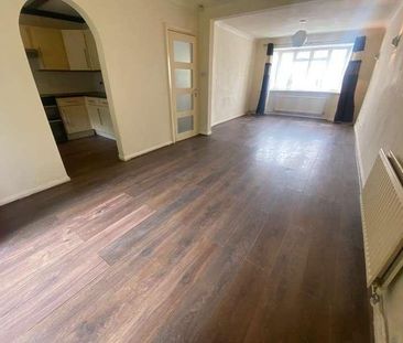 Vine Lane, Uxbridge, UB10 - Photo 2