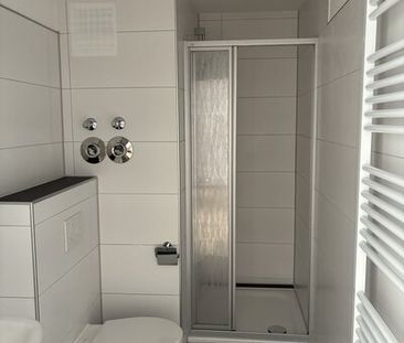 sanierte renovierte 3 Zimmer Wohnung mit Balkon - Photo 3