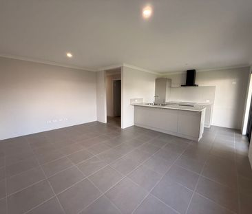 10 Bonsall Way, Ravenswood, WA 6208 - Photo 6