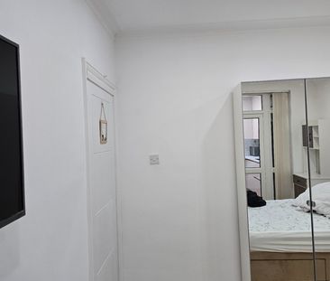 1 Bed Flat, Keswick Gardens, HA9 - Photo 3