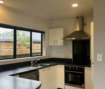 Spacious 3-Bedroom Brick & Tile Home – Fantast... - Photo 4